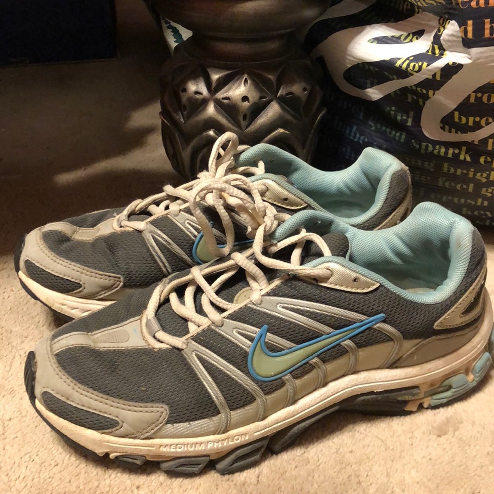 Womens nike running sneakers
